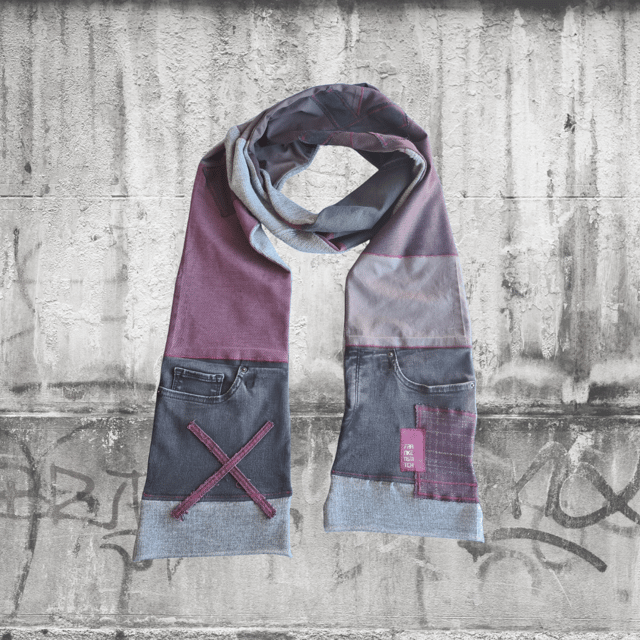 Maroon_Grey-Scarf.png